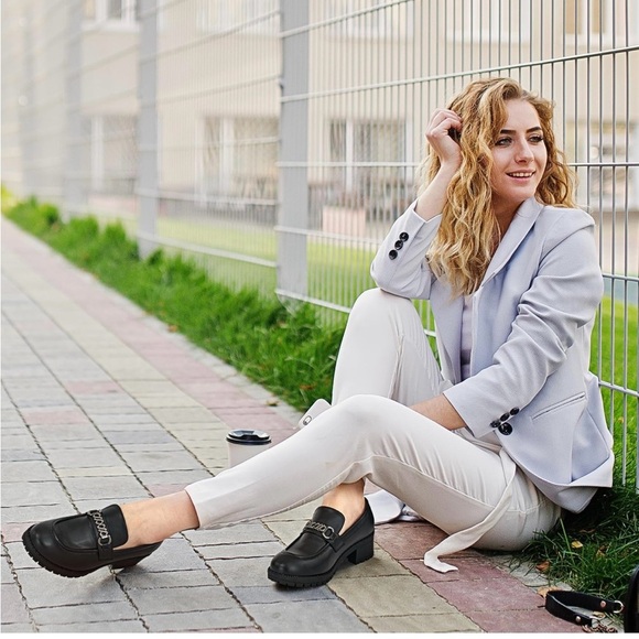 Black Leather Loafers with Chain Detail - Picture 4 of 6